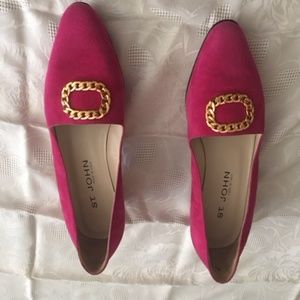 St. John suede low heeled pump size  10AA